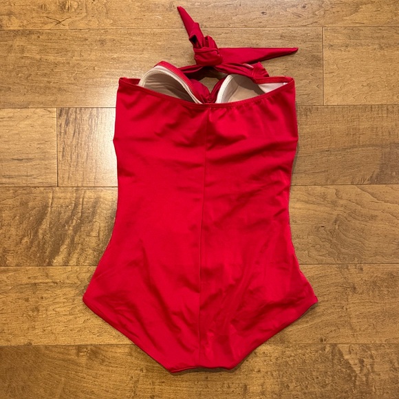 Esther Williams 1950’s Retro One-Piece Swimsuit with Halter Neck - Picture 6 of 9